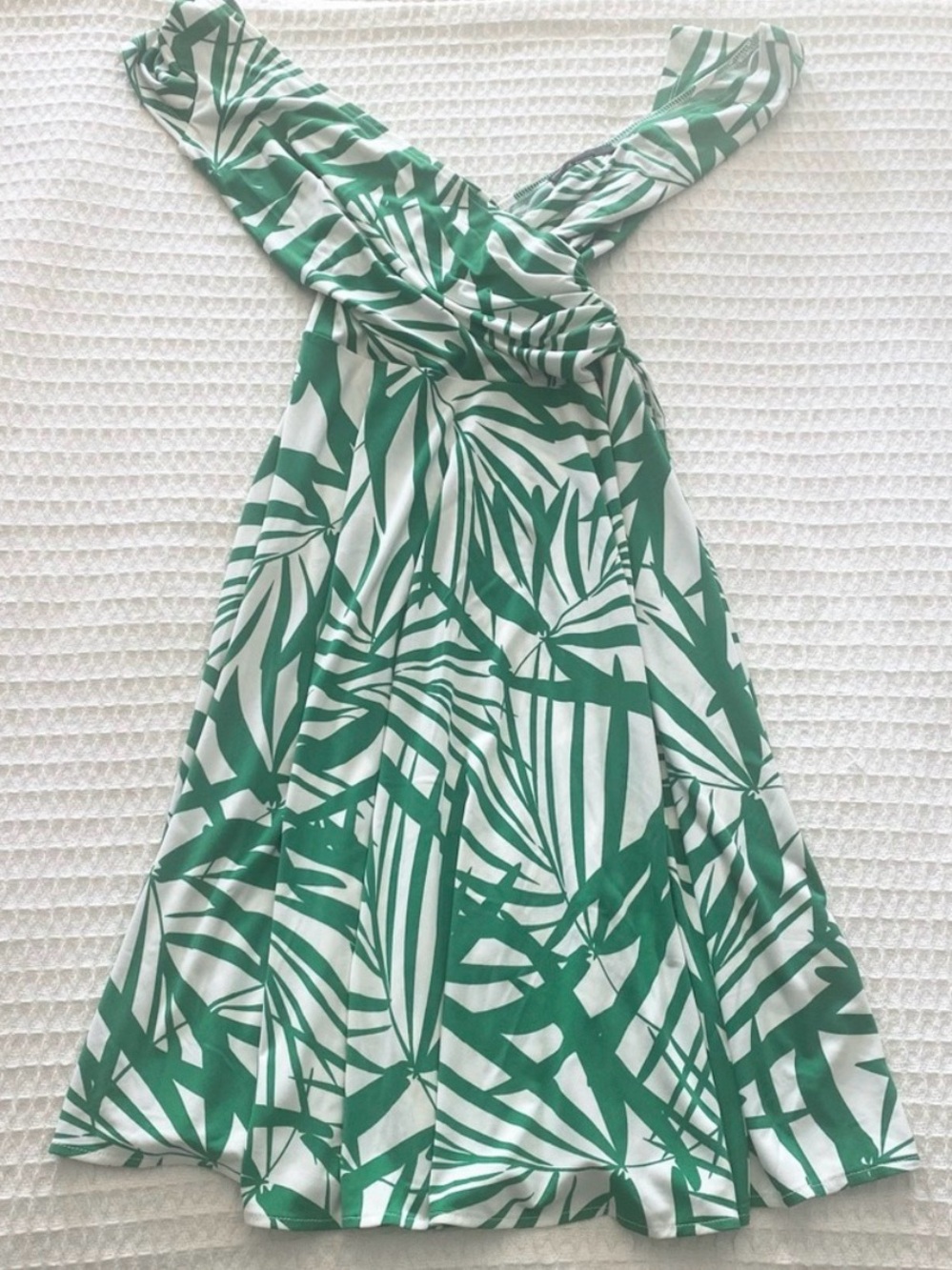 Maggy London Green and White Leaf-Print Crossback Dress